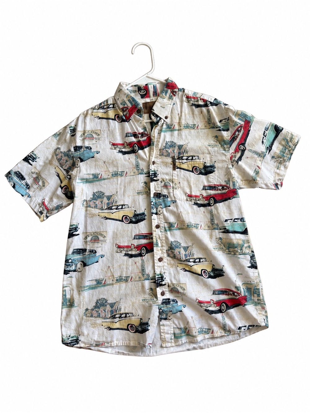 Vintage-Inspired White Short-Sleeve Button-Up Shirt with Classic Car Print